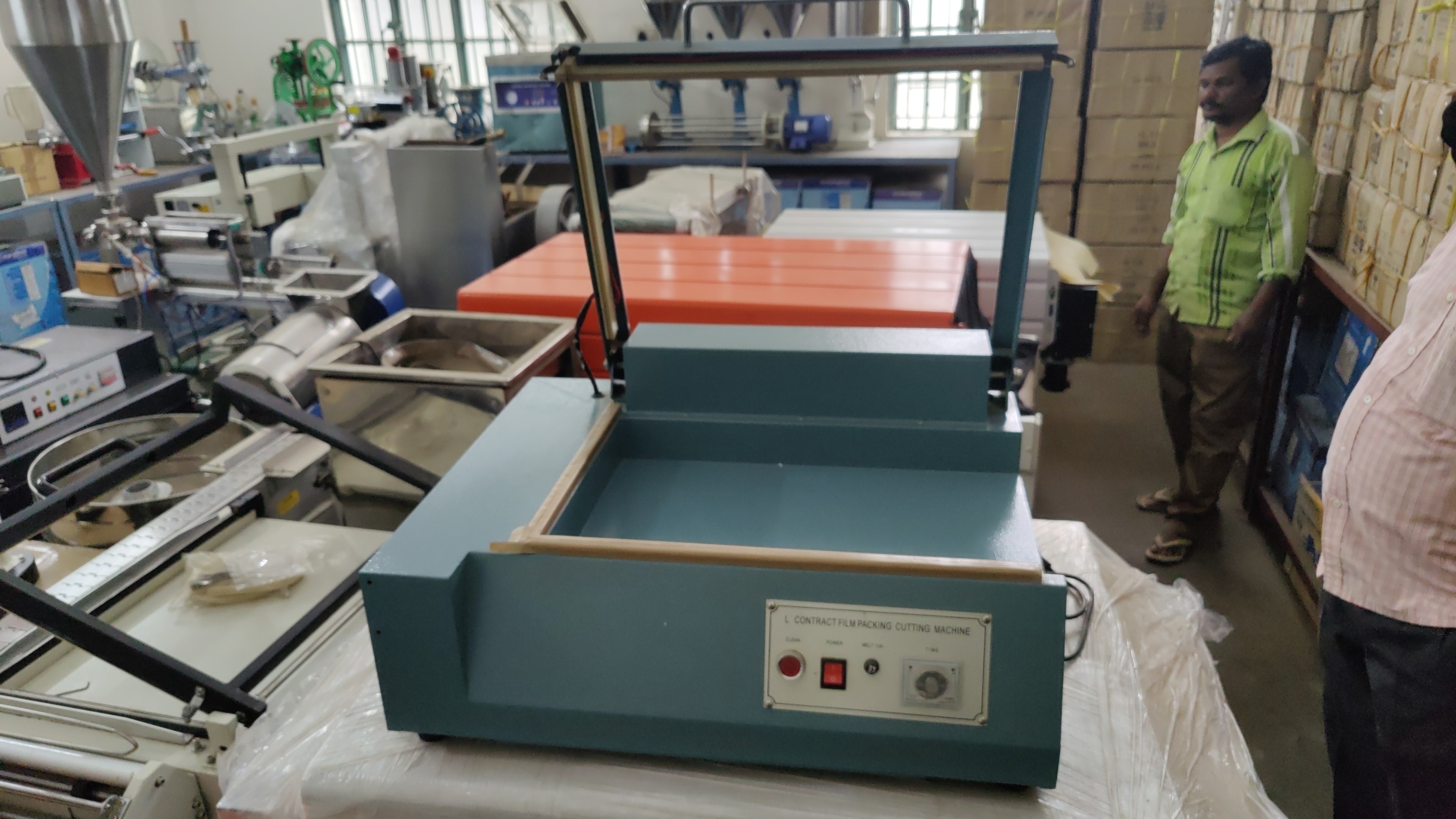 Shrink Wrapping Machine